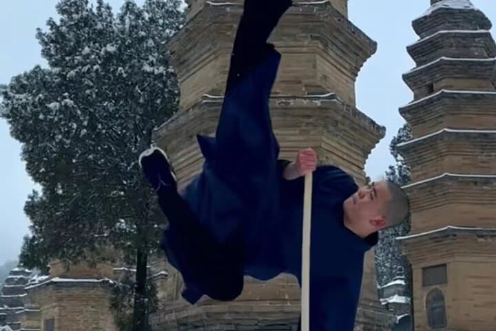 Learn Shaolin Kungfu in Chengdu: Small-Group 2-Hour Lesson photo 5