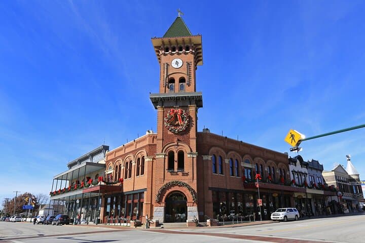 Grapevine Foodie & Winery Tour: Historic Downtown Tastings and Wine Pairings