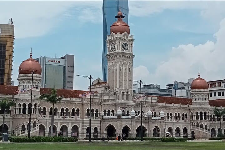 Full-Day Kuala Lumpur Walking Tour: Old Quarter, Markets & Temples