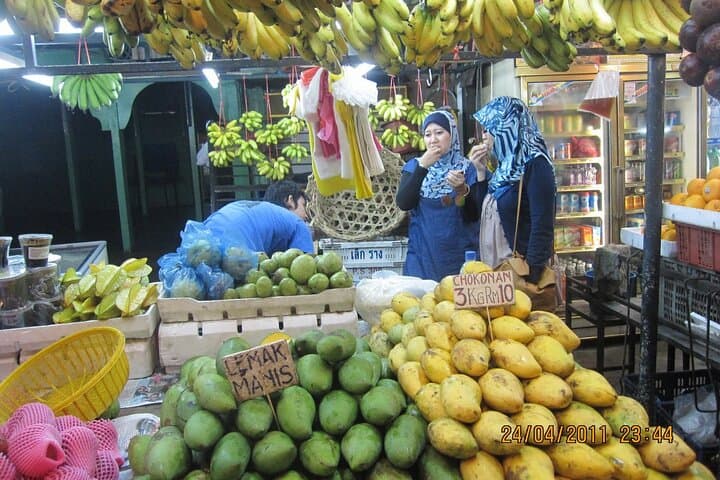 Full-Day Kuala Lumpur Walking Tour: Old Quarter, Markets & Temples photo 2