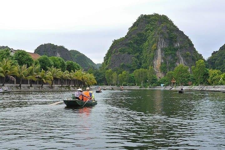 Ninh Binh Day Tour: Hoa Lu, Tam Coc Boat Ride & Mua Cave Viewpoint photo 5
