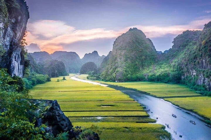 tam-coc-hoa-lu-luxury-day-tour-halong-bay-on-land
