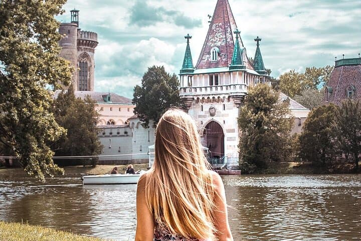 Prague to Vienna Private Day Tour: Schönbrunn, Hofburg & St. Stephen's in One Day photo 2