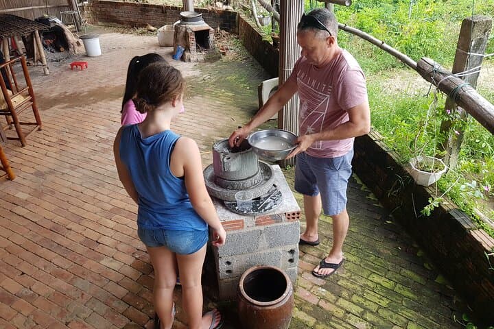 Hoi An Countryside Bicycle & Cooking Class — Tra Que Village Experience photo 3