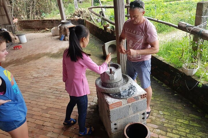 Hoi An Countryside Bicycle & Cooking Class — Tra Que Village Experience photo 4