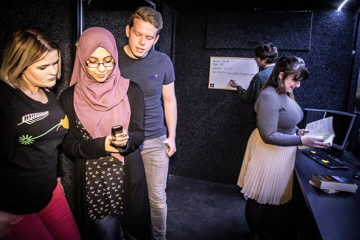 Undercover Agent Escape Game in London — Inside an MI6 Surveillance Van photo 6