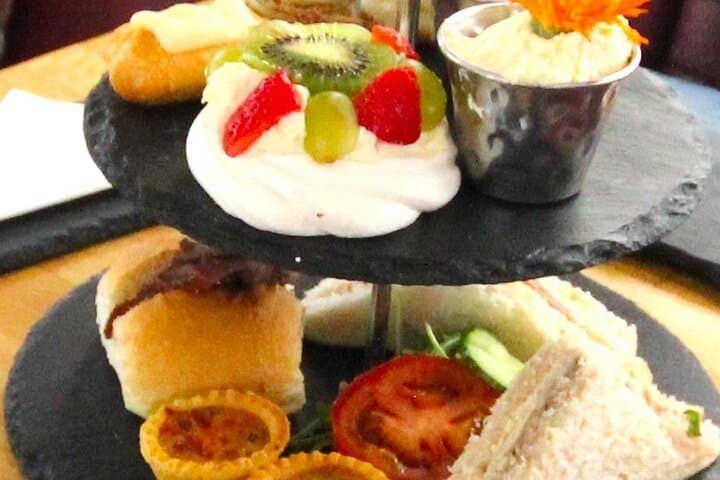 Afternoon Tea on a Vintage Routemaster: Touring Edinburgh by Bus photo 3