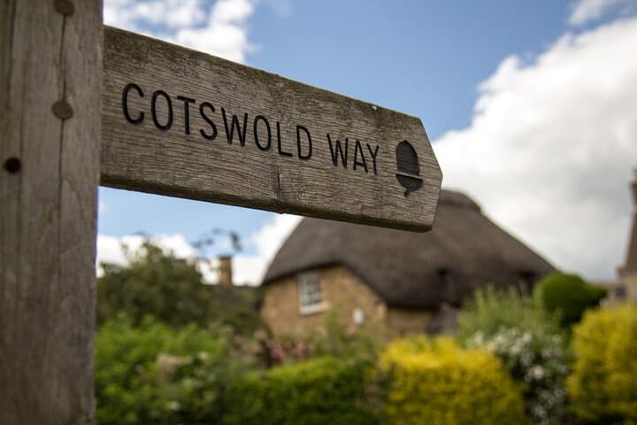 Private Cotswolds Day Tour from London: Bourton, Bibury, Stow & Burford photo 3