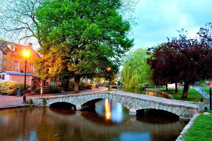 Private Cotswolds Day Tour from London: Bourton, Bibury, Stow & Burford photo 6