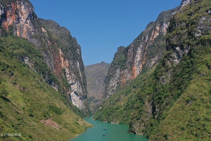 Ha Giang Loop: 3-Day Motorbike Tour with Easy Riders photo 2