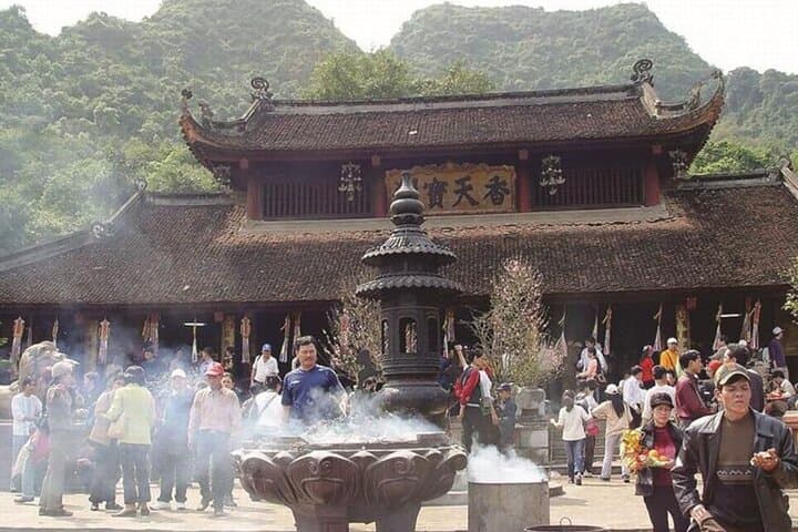 Perfume Pagoda Day Trip from Hanoi: Boat, Caves & Pilgrim Steps photo 3