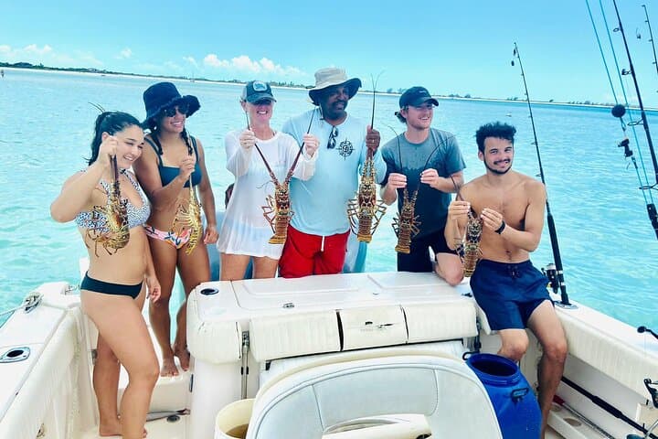 Providenciales Private Fishing, Snorkel & Desert-Island Cruise (6-Hour) photo 3