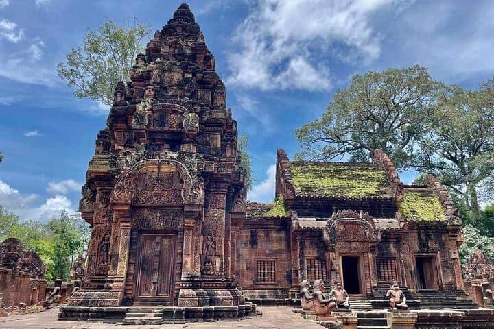 Kbal Spean & Banteay Srei Day Hike: River Carvings, Pink Sandstone and Pre Rup Sunset photo 3