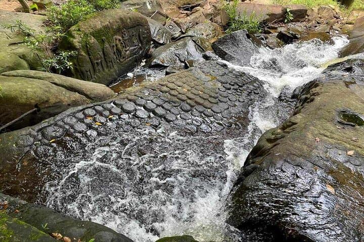 Kbal Spean & Banteay Srei Day Hike: River Carvings, Pink Sandstone and Pre Rup Sunset photo 5