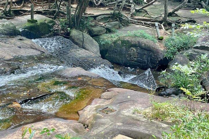 Kbal Spean & Banteay Srei Day Hike: River Carvings, Pink Sandstone and Pre Rup Sunset photo 6