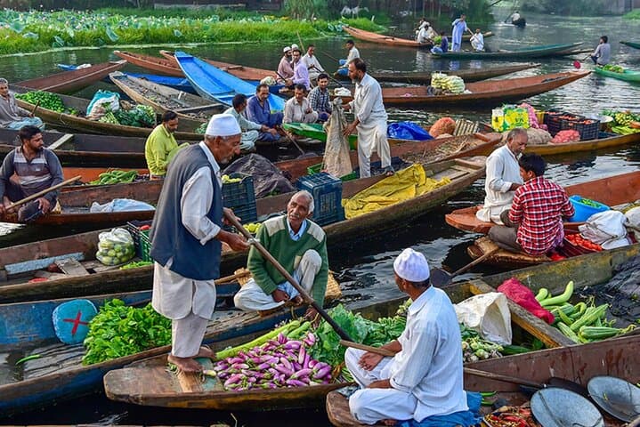 4-Day Kashmir Getaway from Srinagar: Gulmarg, Pahalgam & Houseboat Experience photo 4