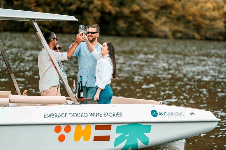 Douro Solar Boat: 1‑Hour Private Electric Cruise with Wine Tasting in Pinhão photo 6