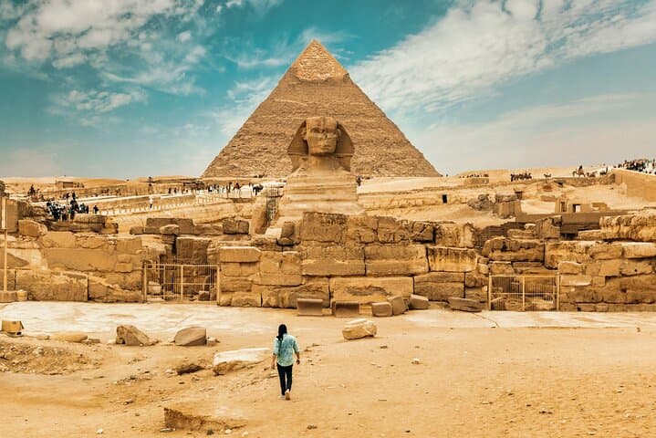 2-Day Private Cairo Tour: Pyramids, Egyptian Museum & Khan al-Khalili