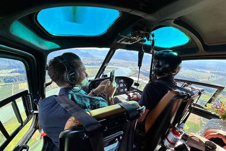 Helicopter Landing in the Coast Mountains: Backcountry Flight from Vancouver photo 5