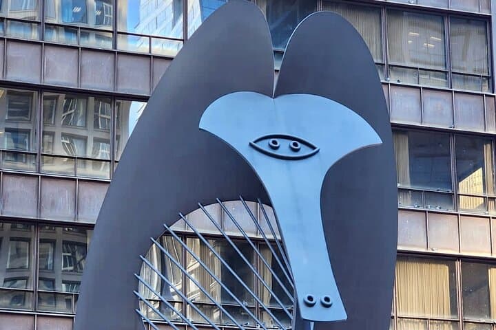 Private Art Walking Tour in Downtown Chicago — Cloud Gate, Crown Fountain & Picasso photo 6
