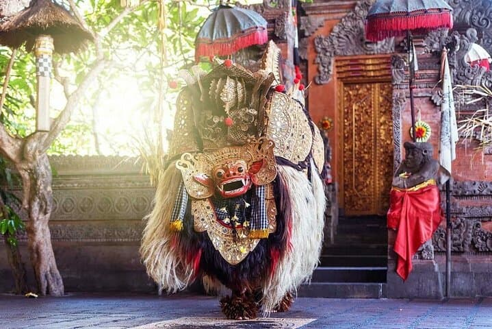 Bali Art and Temples Tour: Ubud, Mas, Batuan & Tegenungan Waterfall photo 2