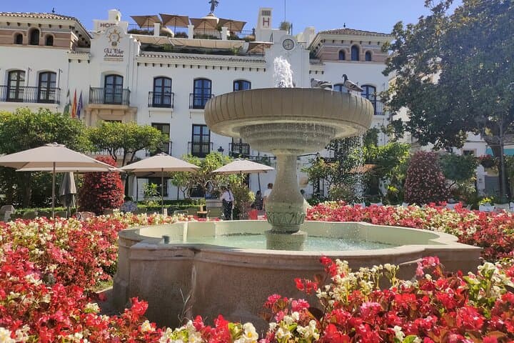 Magic Blocks: Self-Guided City Quest Through Estepona's Hidden Plazas