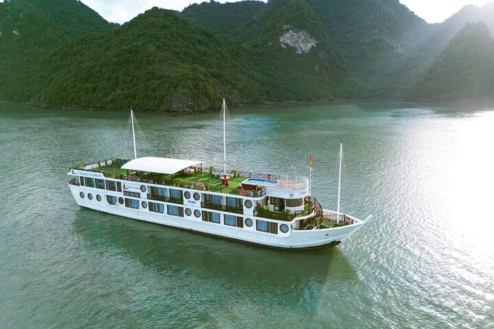 Lan Ha Bay 2-Day Luxury Cruise: Kayak Dark & Bright Cave and Overnight on a Classic Junk photo 3