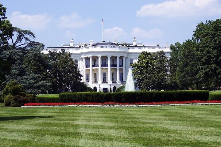 Full-Day Washington D.C. Guided Tour from New York: Monuments, Memorials & Arlington