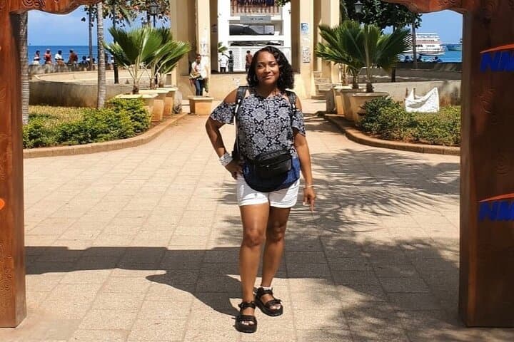 Stone Town Walking Tour and Nakupenda Sandbank Day Trip with Seafood Lunch photo 2