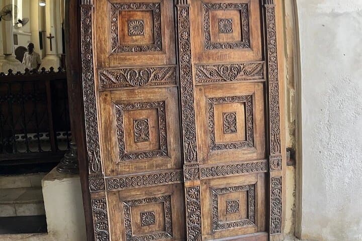 Stone Town Walking Tour and Nakupenda Sandbank Day Trip with Seafood Lunch photo 6