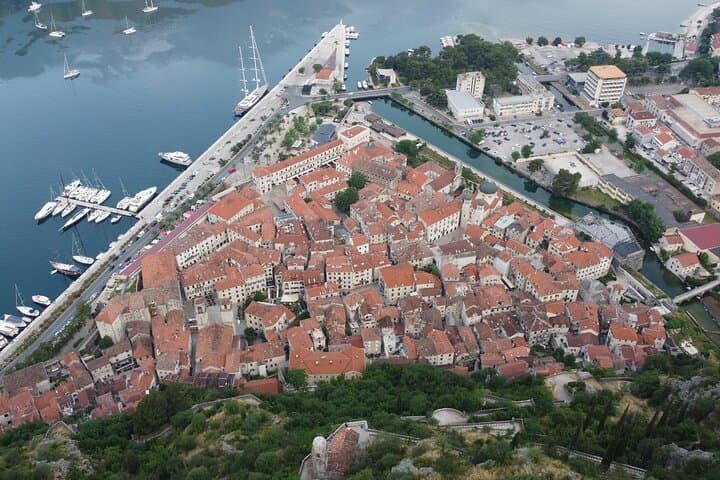Montenegro Majesty Day Tour: Kotor, Njegusi, Cetinje & Budva Panorama