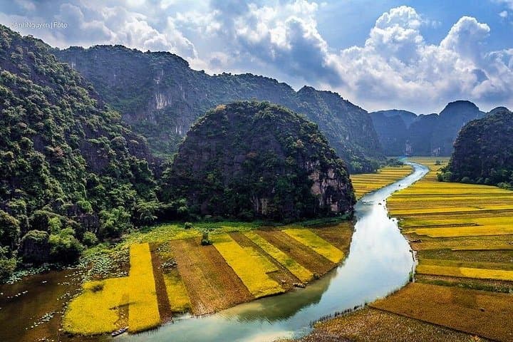 Full-Day Ninh Binh: Tam Coc Bamboo Boat & Countryside Bike Tour from Hanoi photo 4