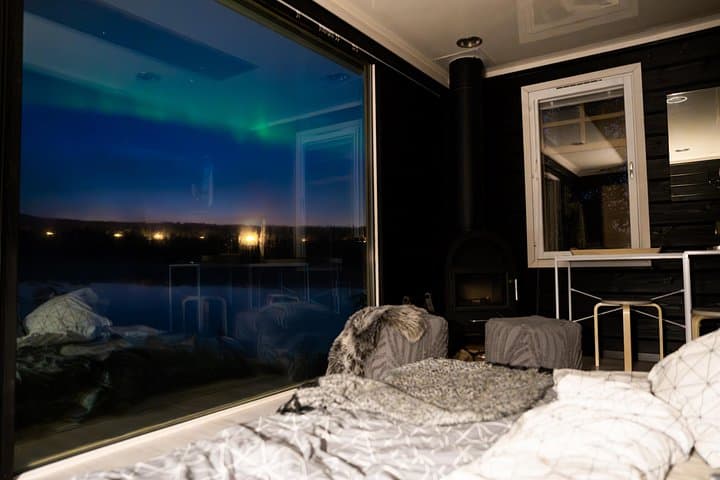 Aurora Mirror Cabin Overnight: Private Sauna & Northern Lights Experience Near Rovaniemi photo 5
