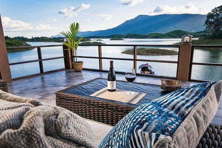 5-Day Vang Vieng Adventure: Hot Air Balloon, Blue Lagoon, Zipline & Kayak