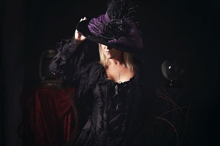 Witches Coven Walking Tour in New Orleans Garden District: Real Witchcraft & History photo 3