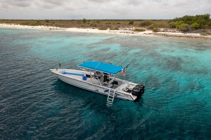 Private Boat Rental in Bonaire: Captain-Led Snorkel Cruise to Klein Bonaire photo 1
