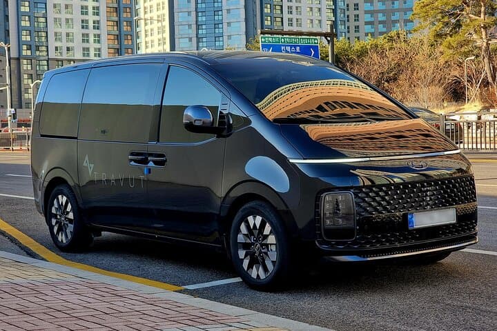 Private Seoul Chauffeur Tour: Full-Day Sedan or Van with Hotel Pickup photo 3