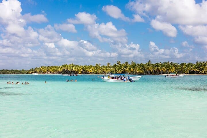 Saona Island Cruise & Private Beach: Day Trip from Bayahibe photo 6
