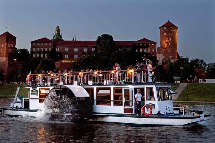 Krakow by Night: 60-Minute Vistula River Cruise from Wawel