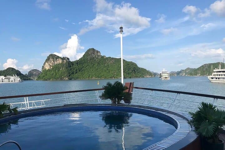 Halong & Lan Ha Bay: 2-Day Guided Cruise from Hanoi photo 3