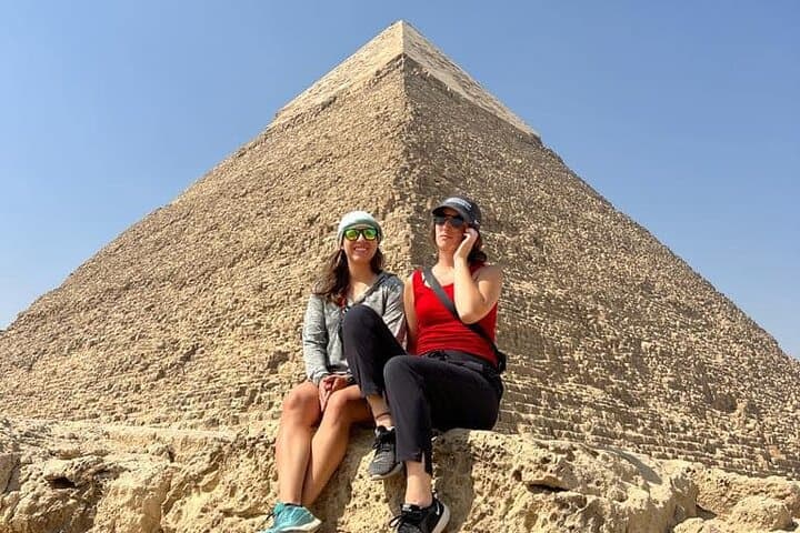 Private 8-Hour Giza Pyramids and Egyptian Museum Tour from Cairo