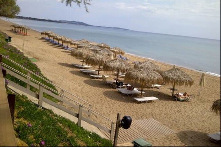Kourouta Beach Getaway: A Relaxed Escape on Greece's Golden Sands photo 4
