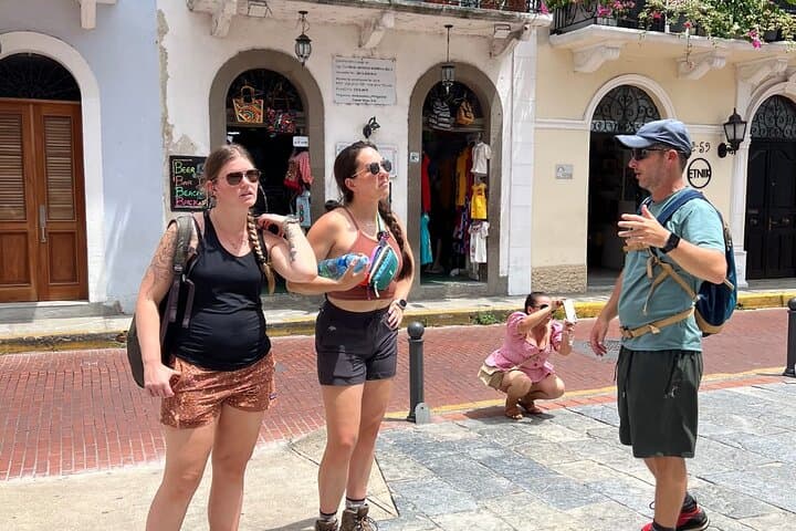 Full-Day Panama City Tour: Miraflores Locks, Casco Viejo & Amador Causeway