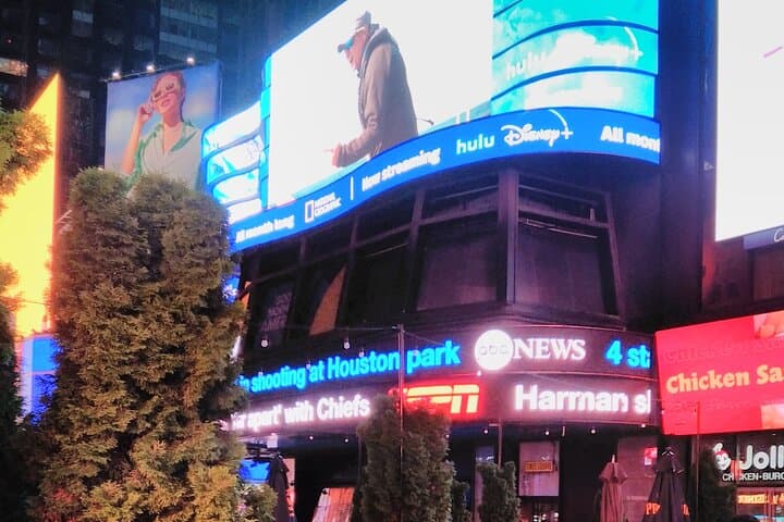 Evening Walking Tour of Times Square, NYC — Half-Day Guided Experience photo 3