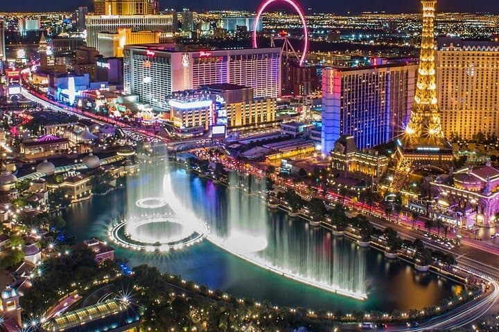 Sing Your Way Down the Las Vegas Strip: Private Karaoke Party Bus Tour photo 4