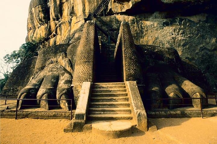 Sigiriya and Dambulla Day Tour from Colombo: Climb Lion’s Rock & Explore the Cave Temples photo 6