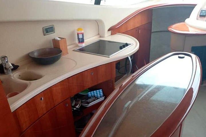 4-hour-luxury-azimut-yacht-charter-bahia-de-banderas photo 4