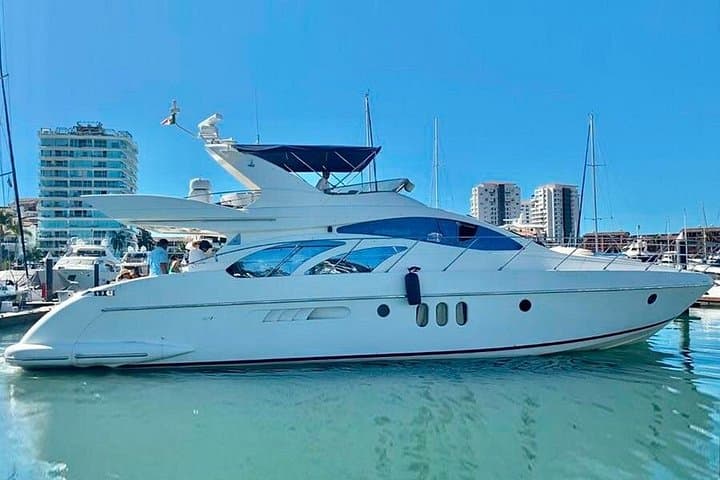 4-hour-luxury-azimut-yacht-charter-bahia-de-banderas