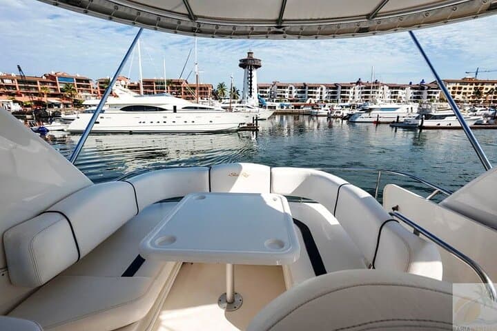 Private Luxury Yacht Charter in Bahía de Banderas — Sea Ray 440 for 12 photo 4