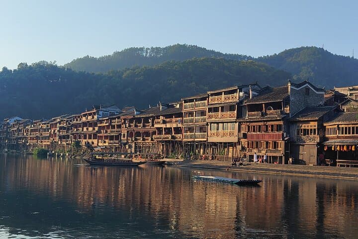 Fenghuang & Fanjingshan in 48 Hours: A Self-Guided Mountain and Ancient-Town Escape photo 3